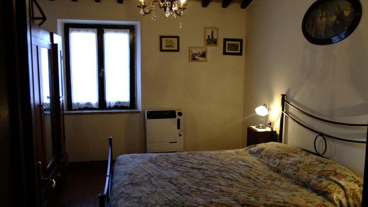 Podere Val Di Gallo ปอจจิบองซี ภายนอก รูปภาพ