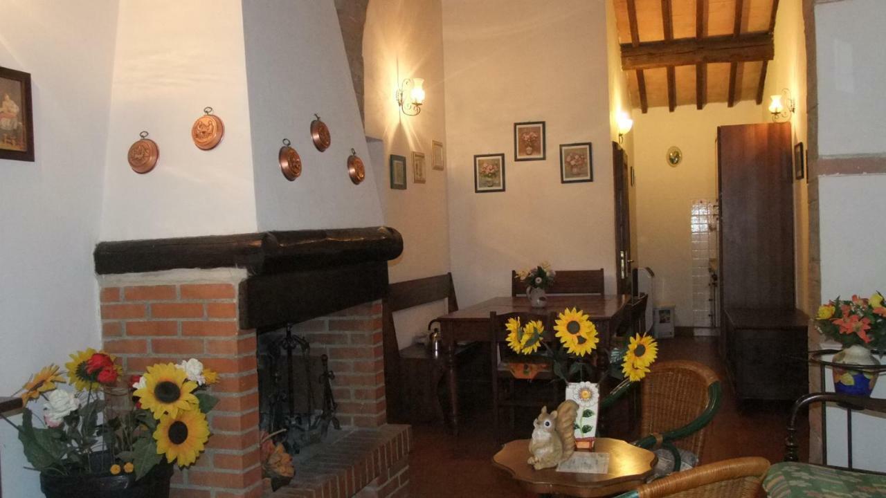 Podere Val Di Gallo ปอจจิบองซี ภายนอก รูปภาพ